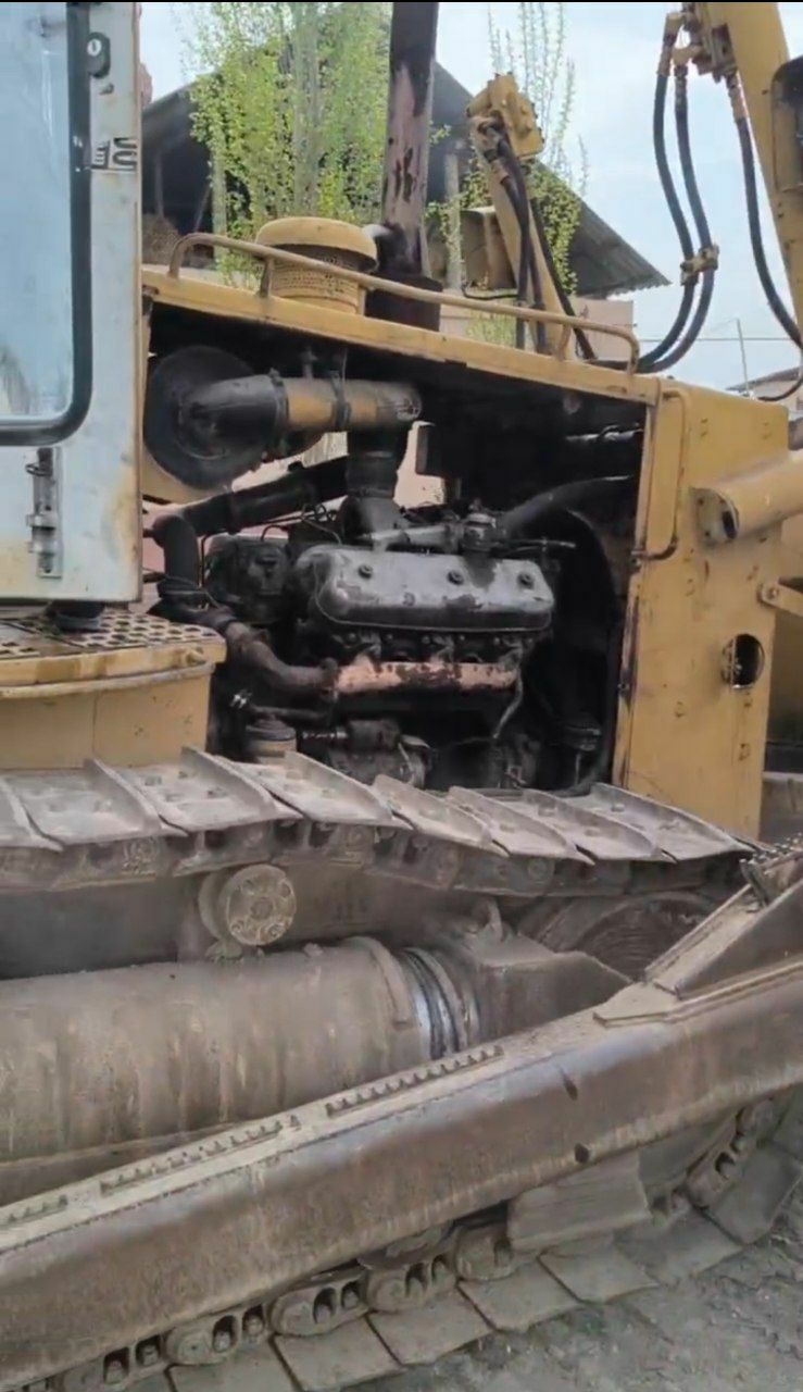 Buldozer 20 tonnali sotiladi