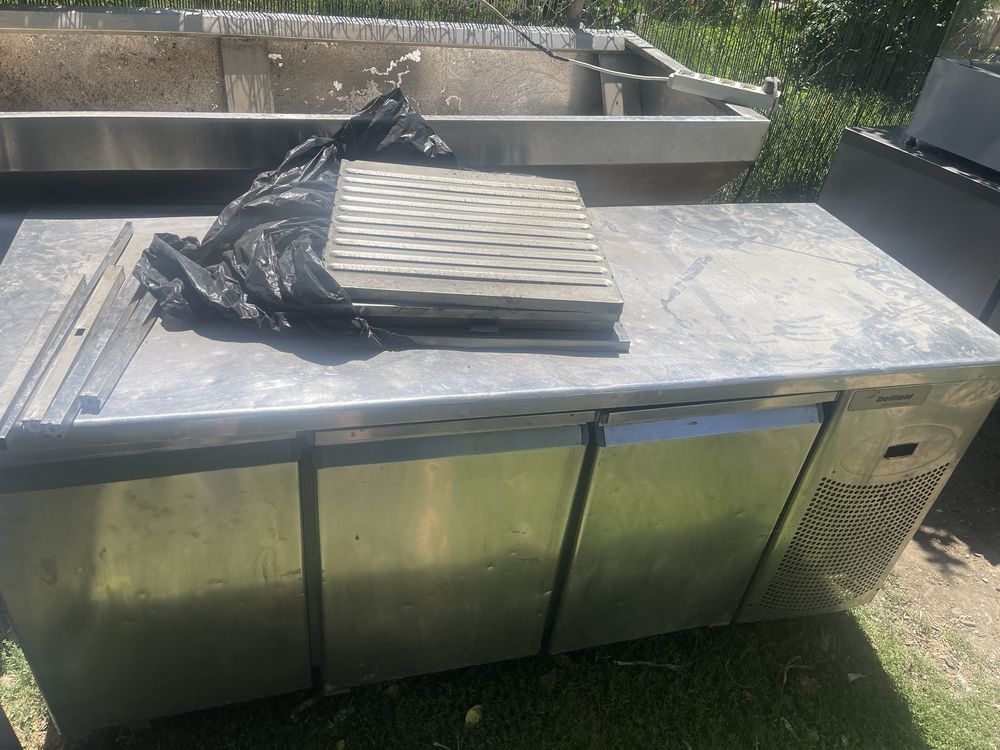 Banc frigorific inox – 3 uși, profesional