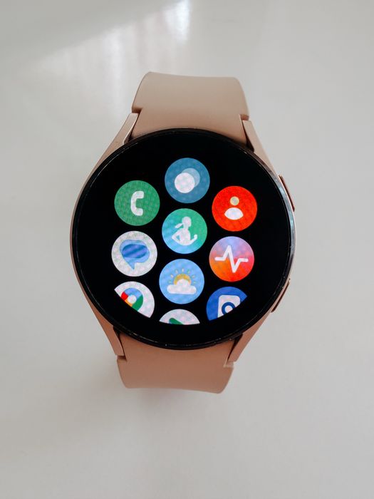 Продавам дански смарт часовник Samsung Galaxy Watch4