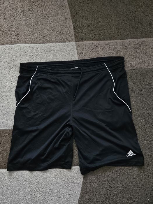 Pantaloni scurti adidas