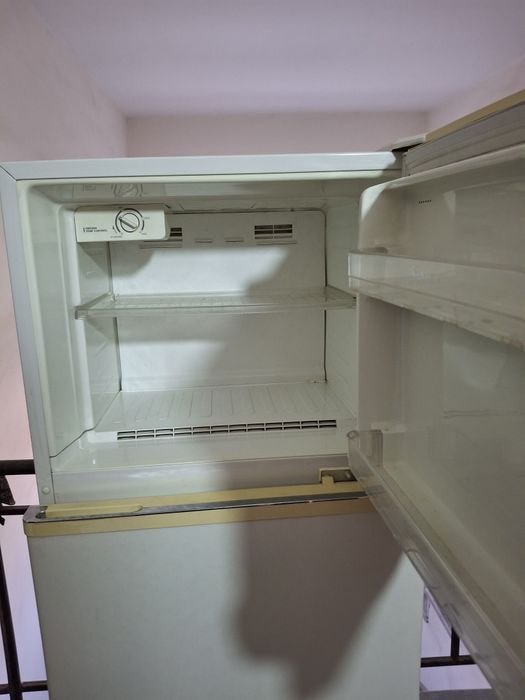 Продаю холодильник