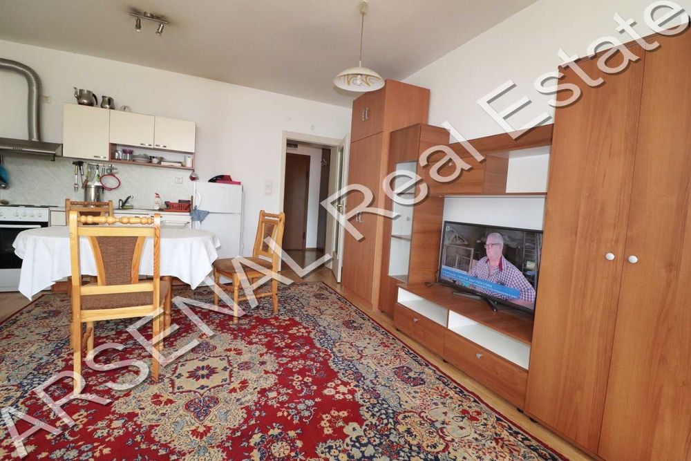 Дава се под наем Двустаен апартамент в София, Стрелбище - 77 кв.м за 598.23 € - Снимка #1