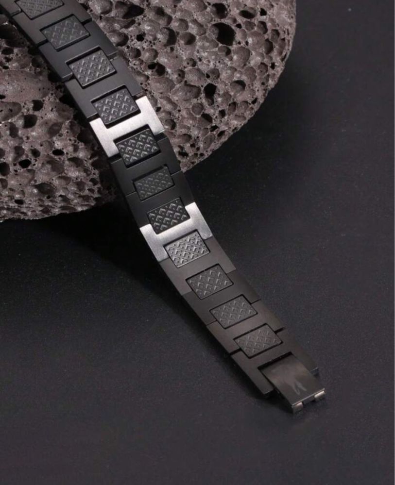 Гривни на lacoste