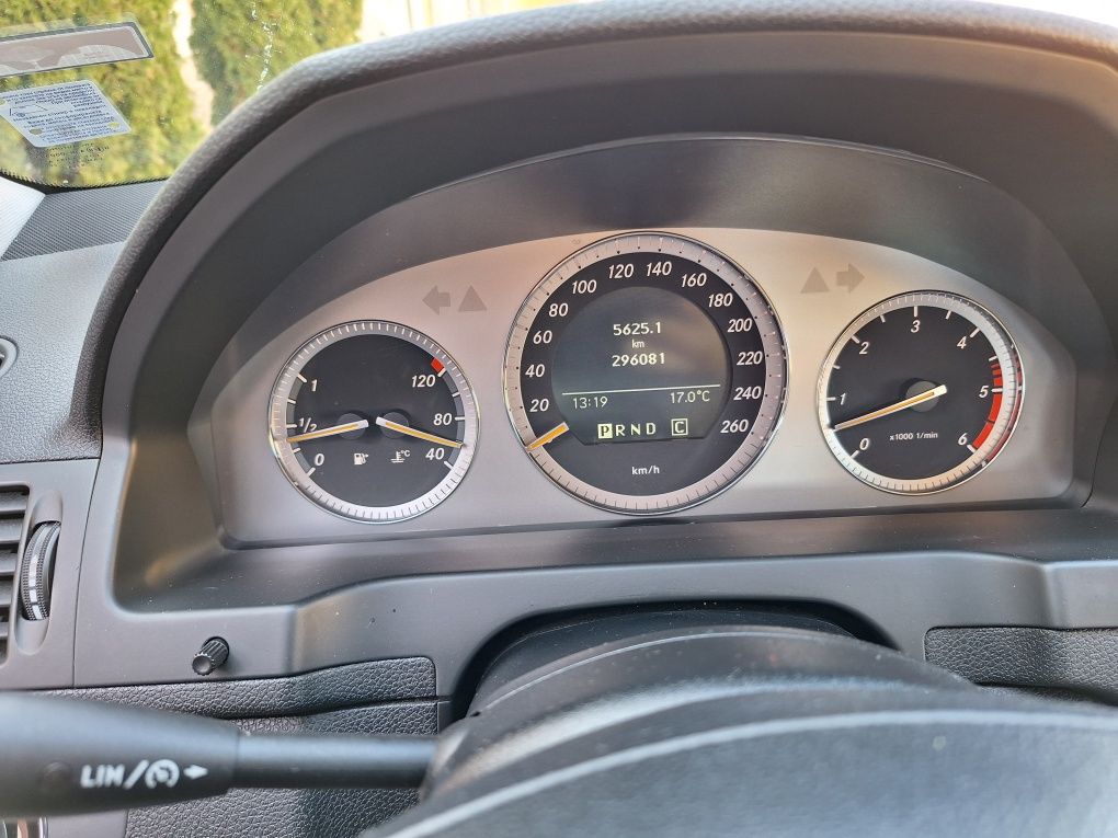 Мерцедес C320 Avantgard