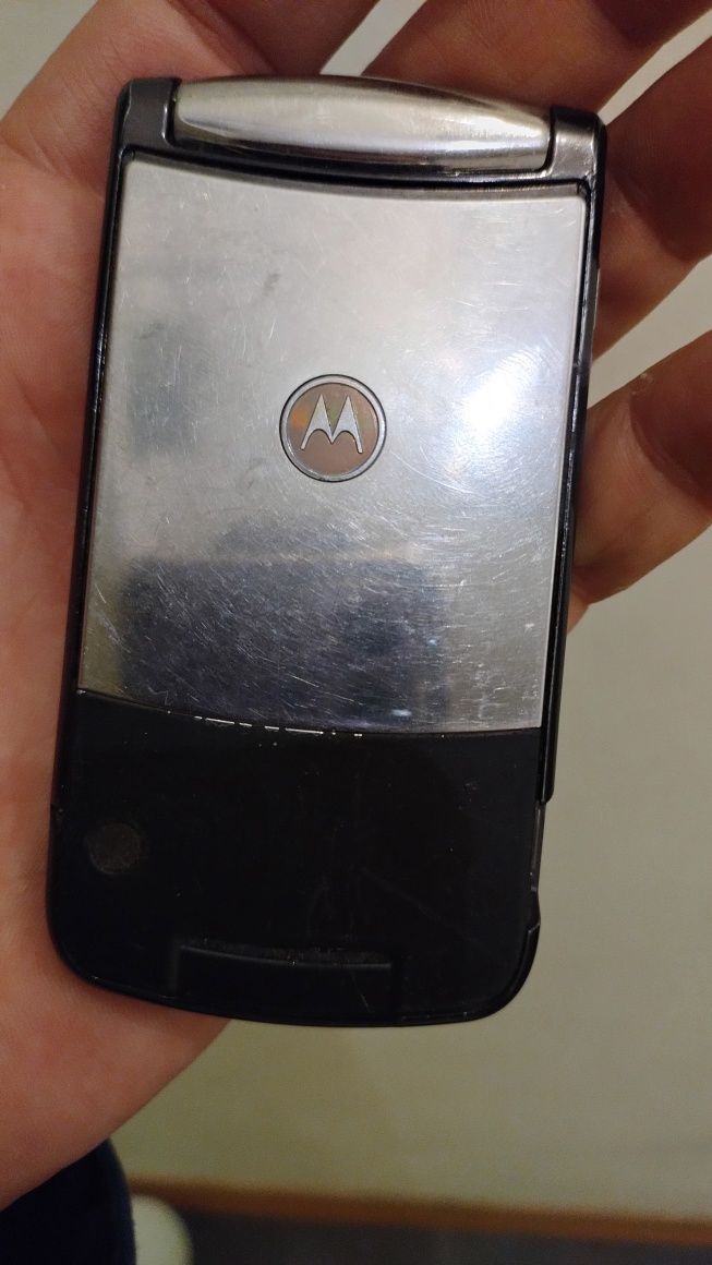 Motorola  V9 - Graphite отключена нова батерия