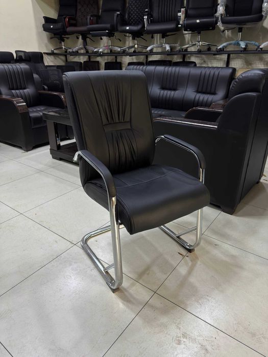 Офисное кресло — Комфорт и Стиль со склада