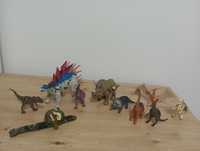Vand lot  jucării cu 9 dinozauri