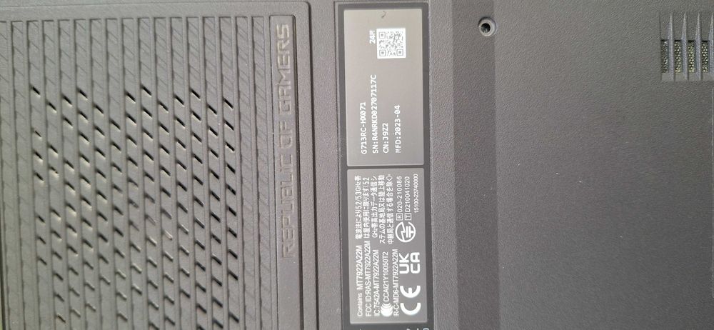 Vand pentru piese Laptop Gaming ASUS ROG Strix G17 G713RC Ryzen™ 7