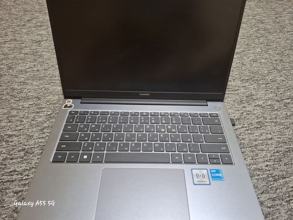 Noutbook--Huawei (yangi holatda)