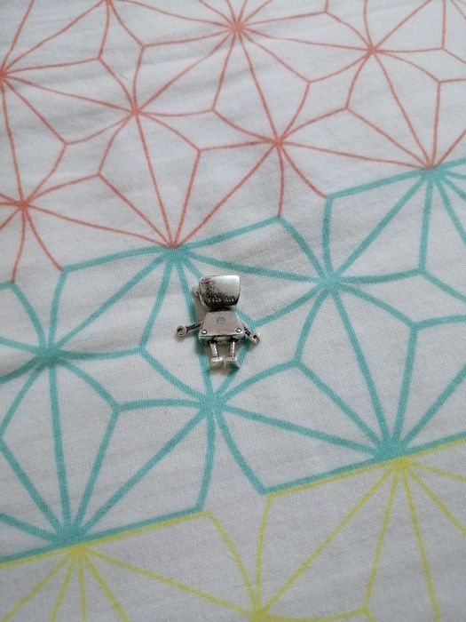 Vand Talisman Pandora Robotul Bella