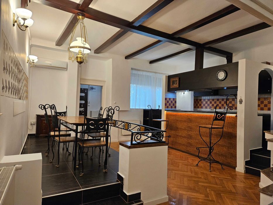 Închiriere Apartament Ultracentral Spațios in Clădire Istorică