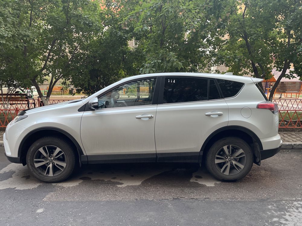 Машина Toyota Rav 4,2019 года