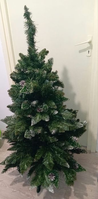 Brad artificial de Crăciun