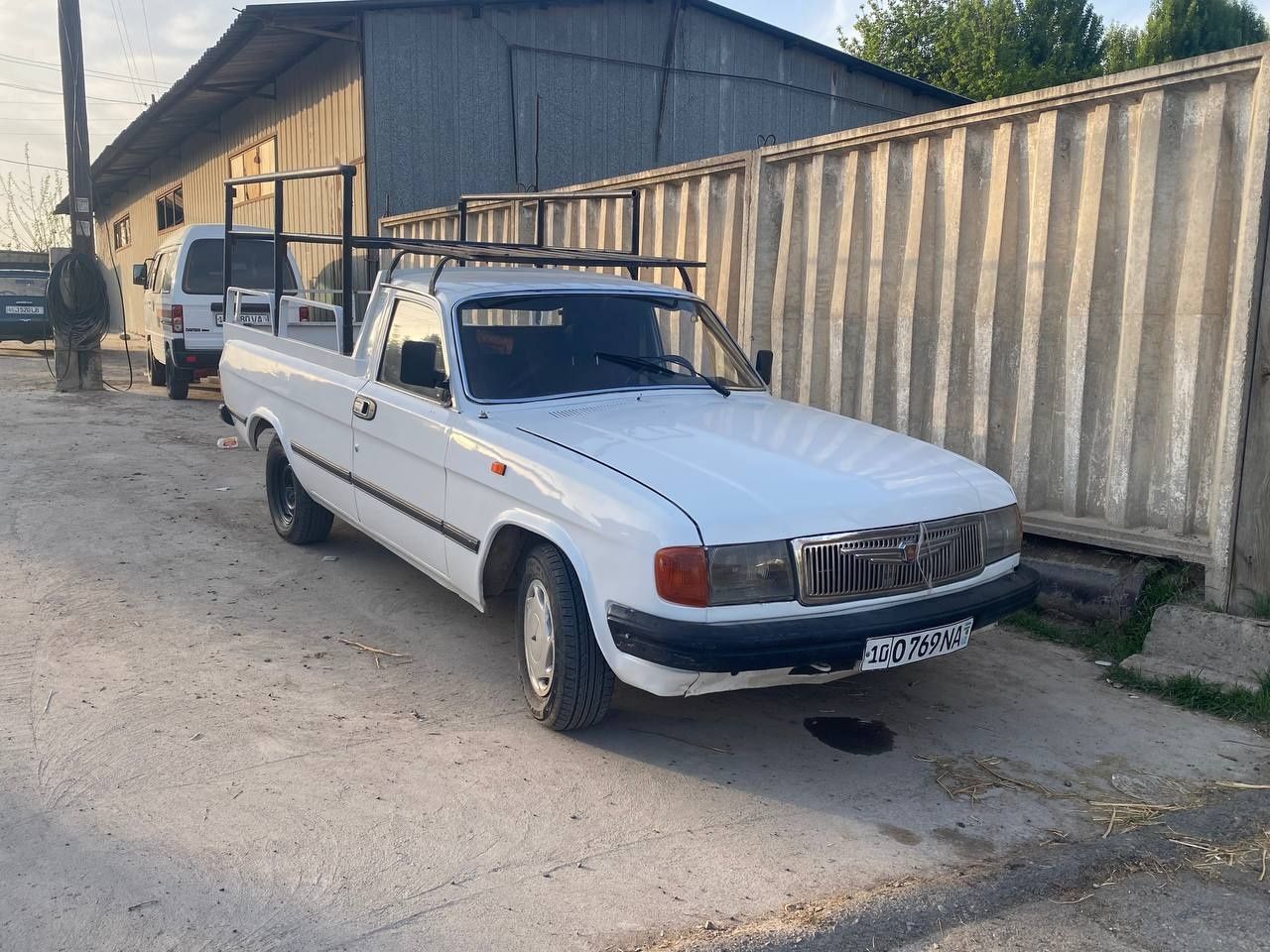 Volga 31029 pikap sotiladi