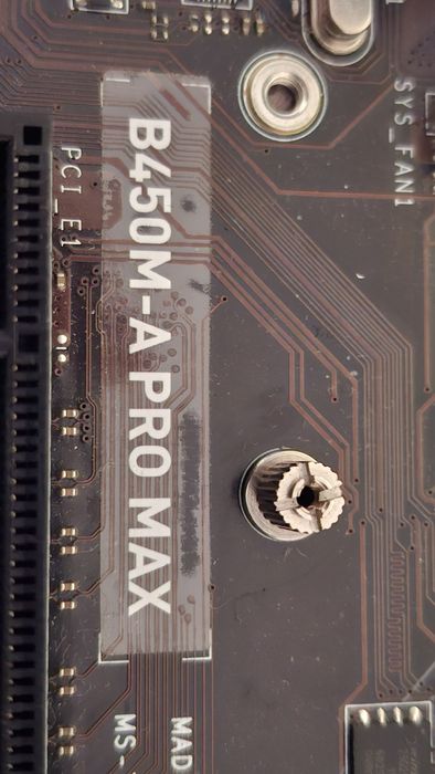 Vind kit Ryzen 7 3700x si placa de baza