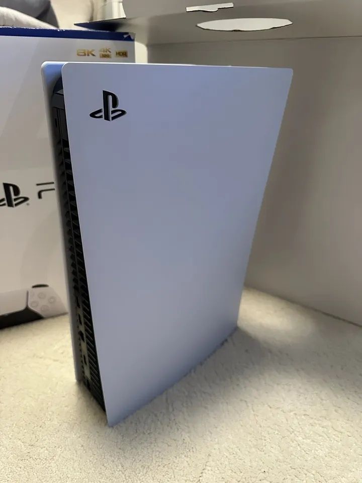 Playstation 5 Disc edition, 20 jocuri, 825gb