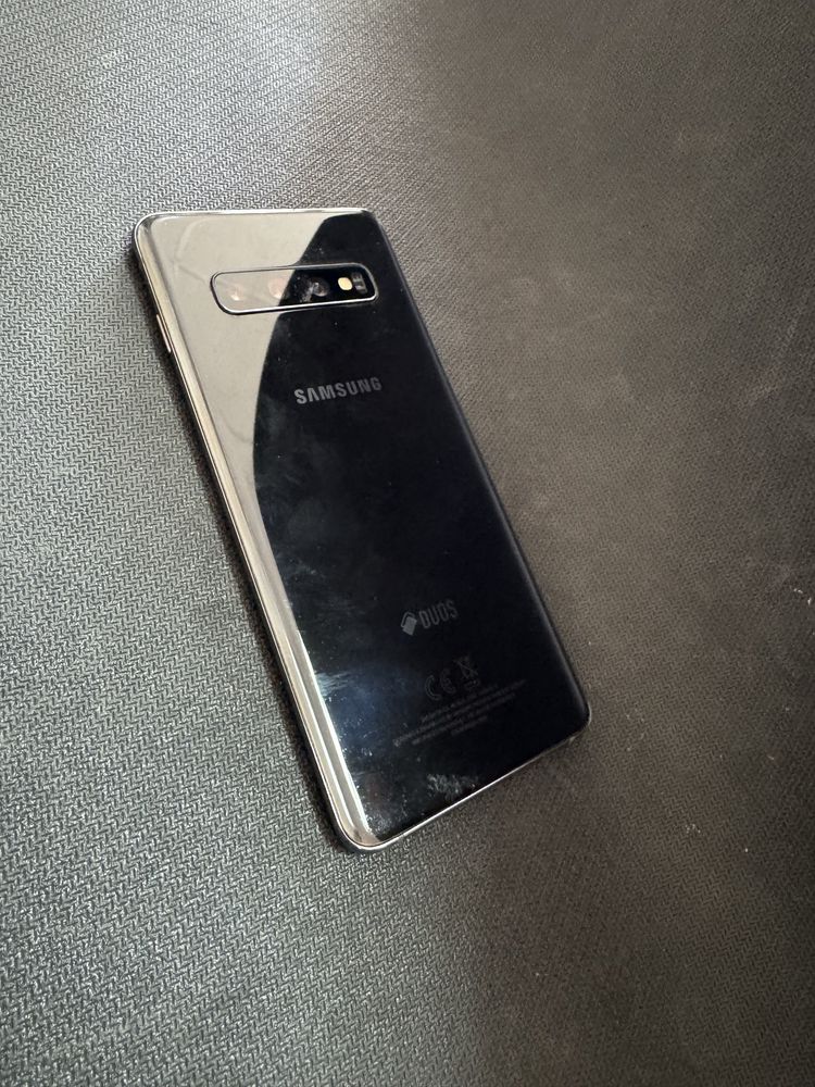 Samsung Galaxy S10 8/128gb - отличен