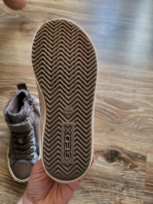 Ghetute Geox fetite marimea 27