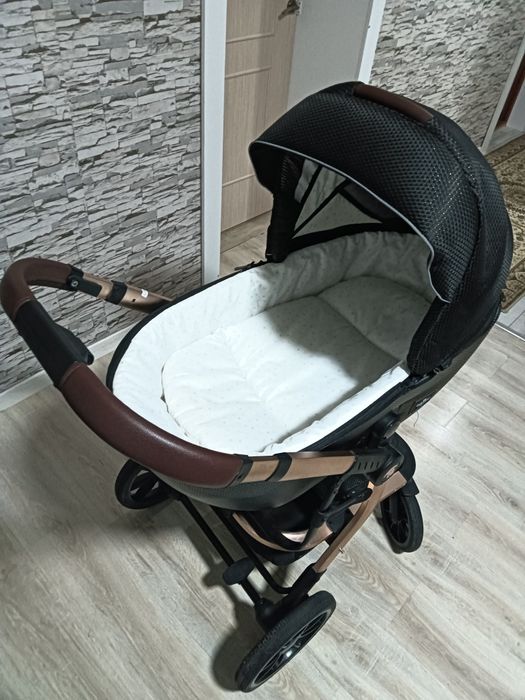 Коляска прогулочная