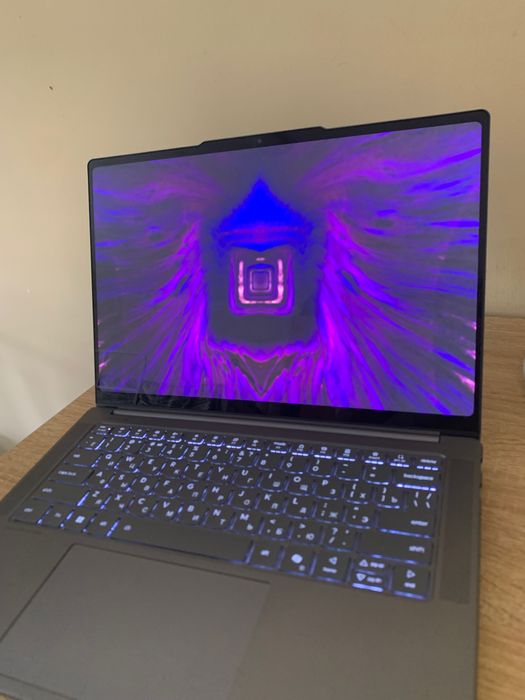 Lenovo Yoga Pro 7 U9-285H