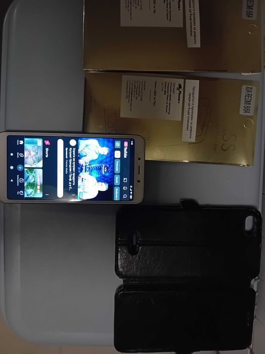 Xiaomi Redmi 6A плюс два нови стъклени протектори тефтер калъф работи