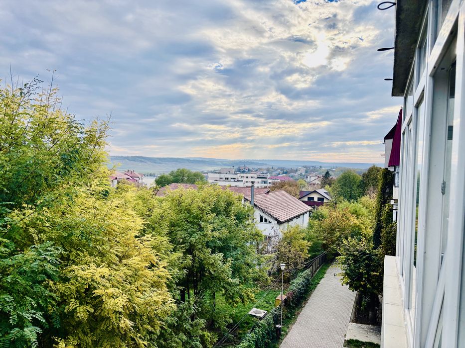 Apartament 3 camere, Decomandat, Centru