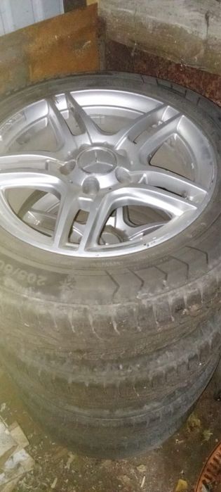 Продам колеса 16 ,5-112 диски отличные ,резина зимняя на 3