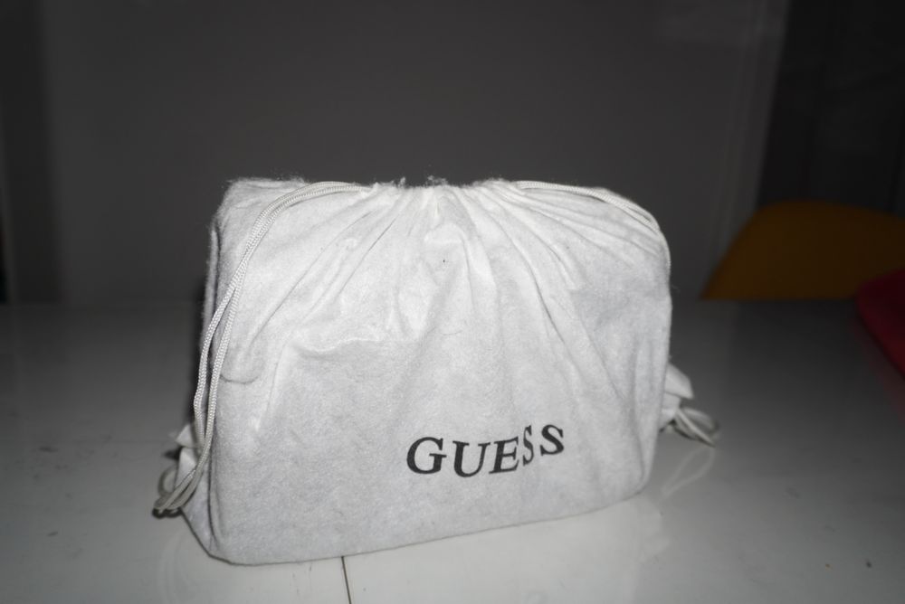 Чанта GUESS с мини портмоне