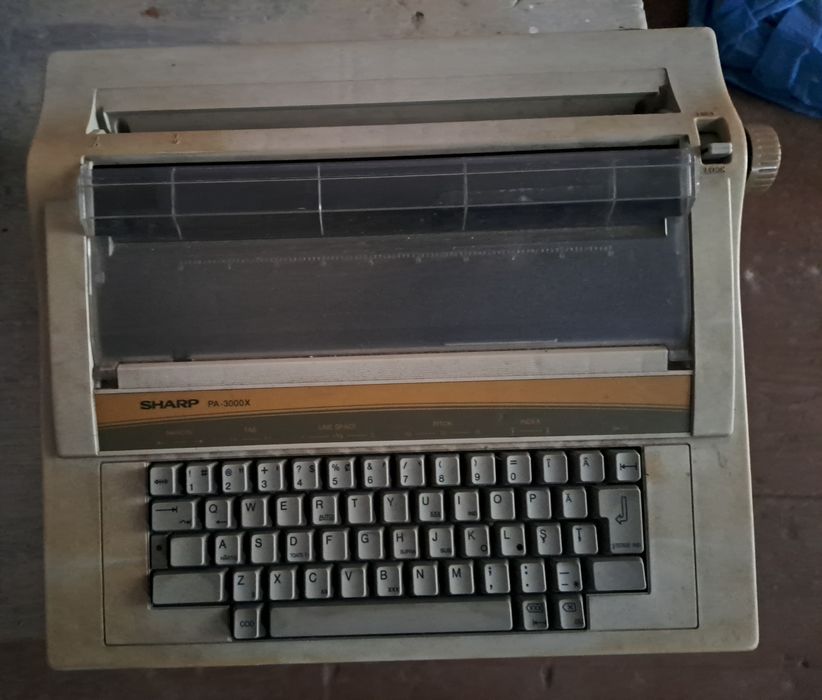 Masina de scris electrica Sharp PA-3000x defecta