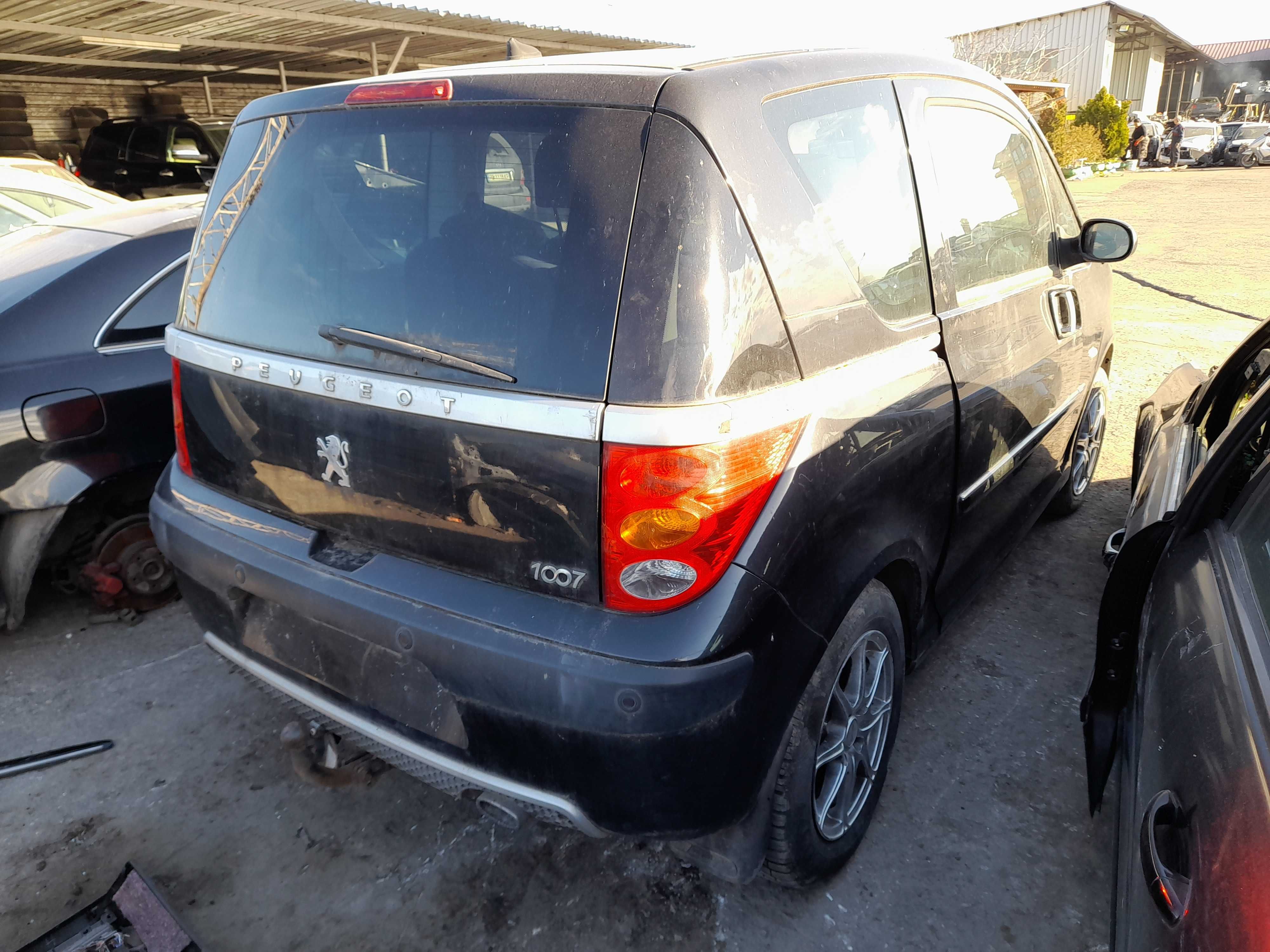 На части! Peugeot 1007 1.4i