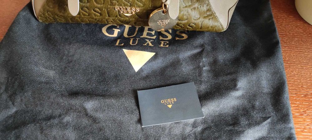 Оригинална чанта Guess