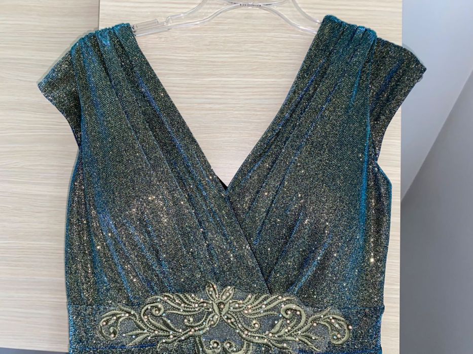 Vând rochie lungă de seară