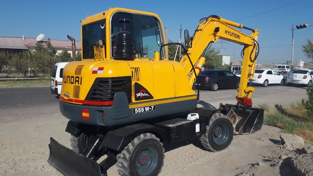 мини экскаватор хундай 555 w сотилади