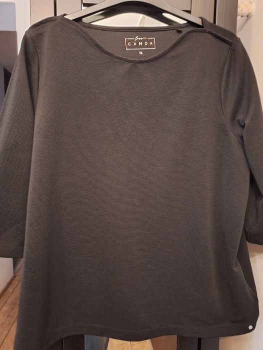 Bluza neagra mărimea 48-50.masuri mari