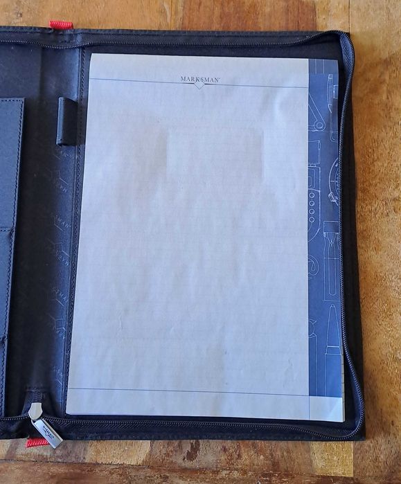 органайзер за документи черен с червено Марксман Marksman А4