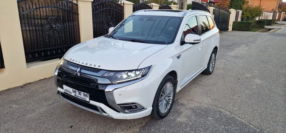 Mitsubishi Outlander PHEV 4WD.INTENSE,extrafull/full led/piele/trapa/senzori/revizii la zi