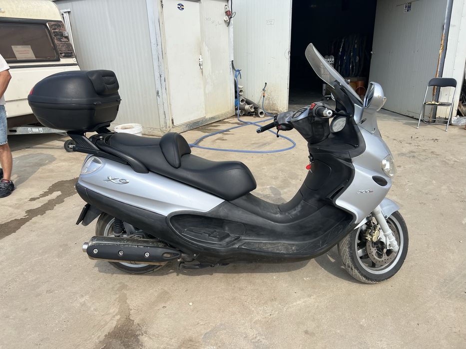 Maxi-Scuter / Scuter Piaggio X9 500 (A2)