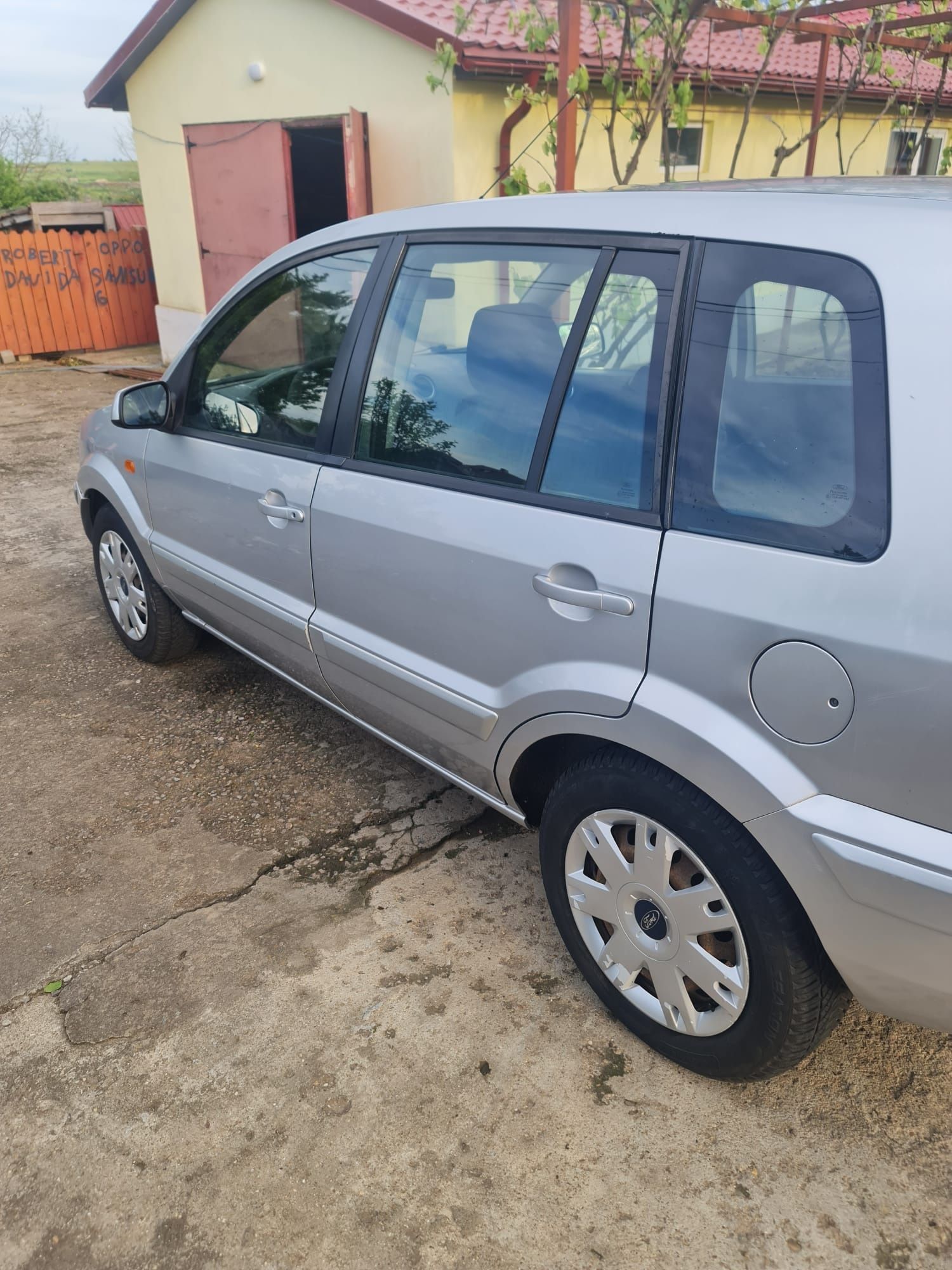 Ford fusion 2010. 1.4.benzina