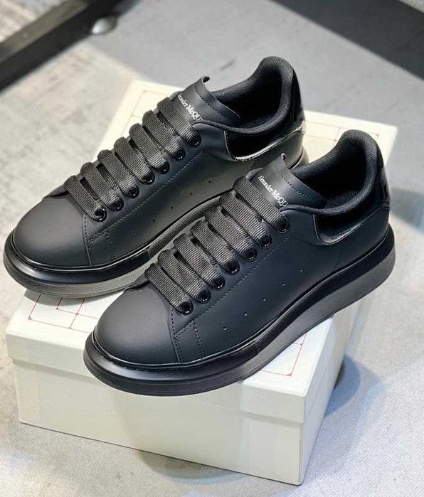 Alexander McQueen Exclusive Black