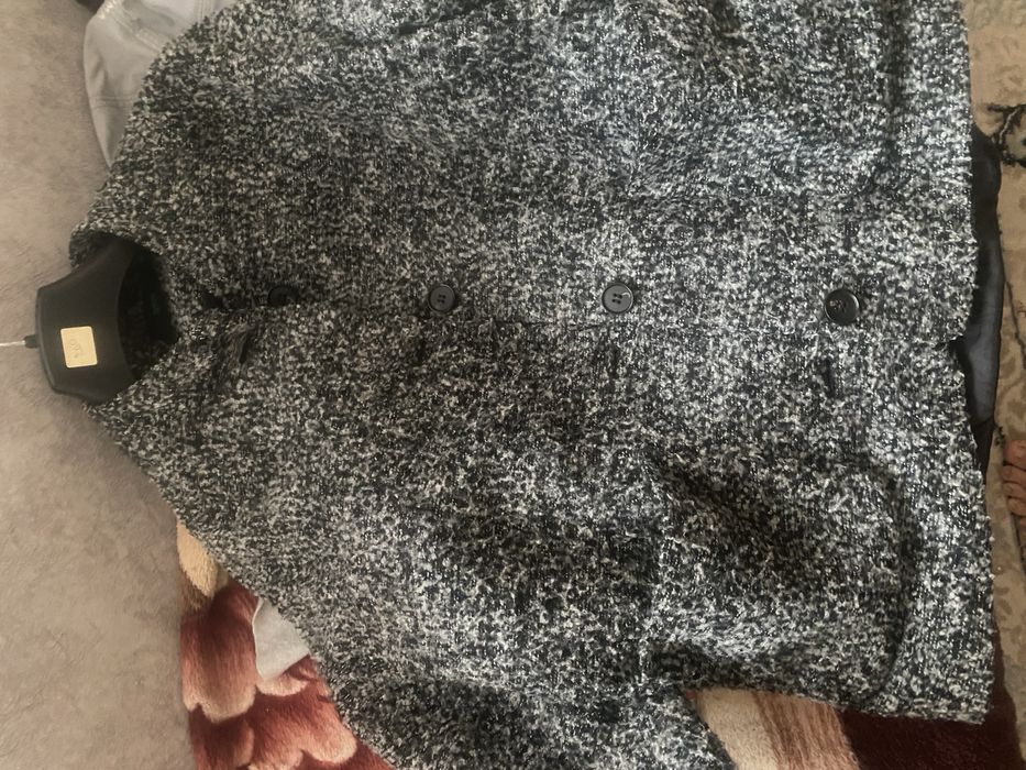 Пальто продам на весну и осень