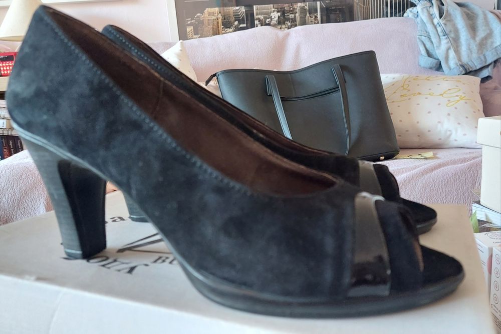 Елегантни обувки естествен велур