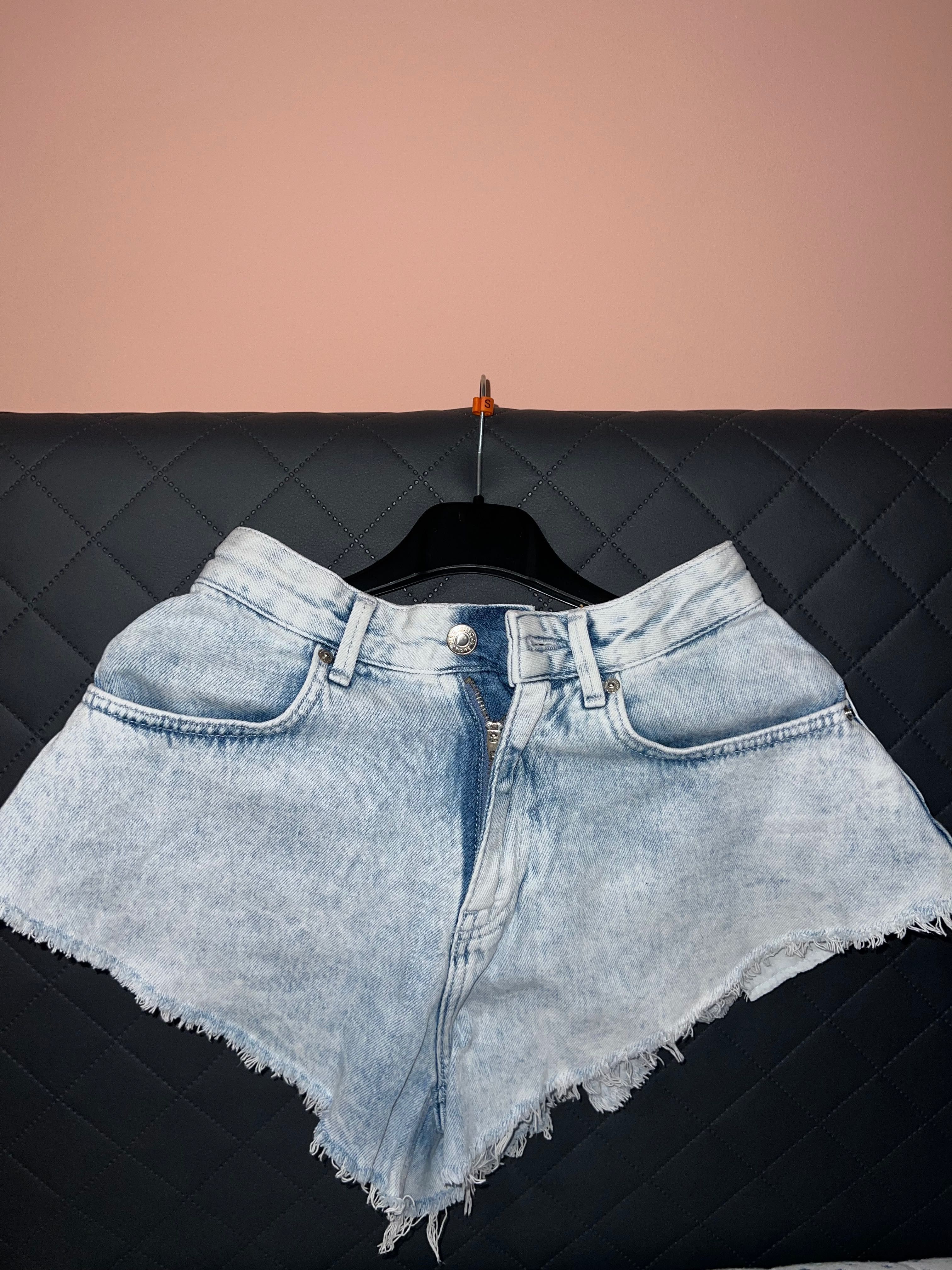 Bershka Къси дънкови панталонки(разкроени)