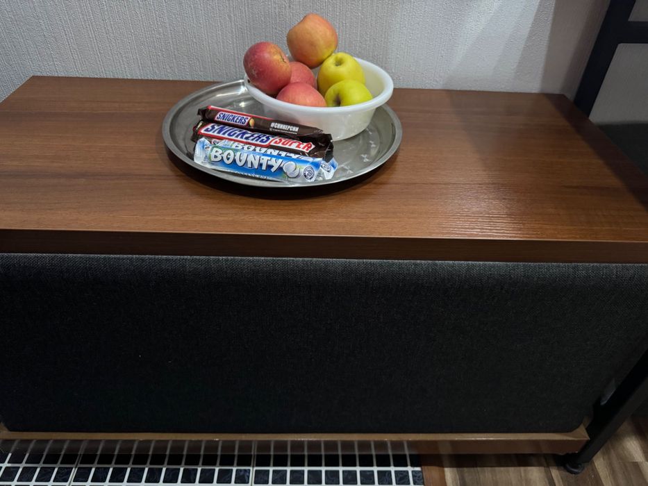 Журнальный столик на колесиках