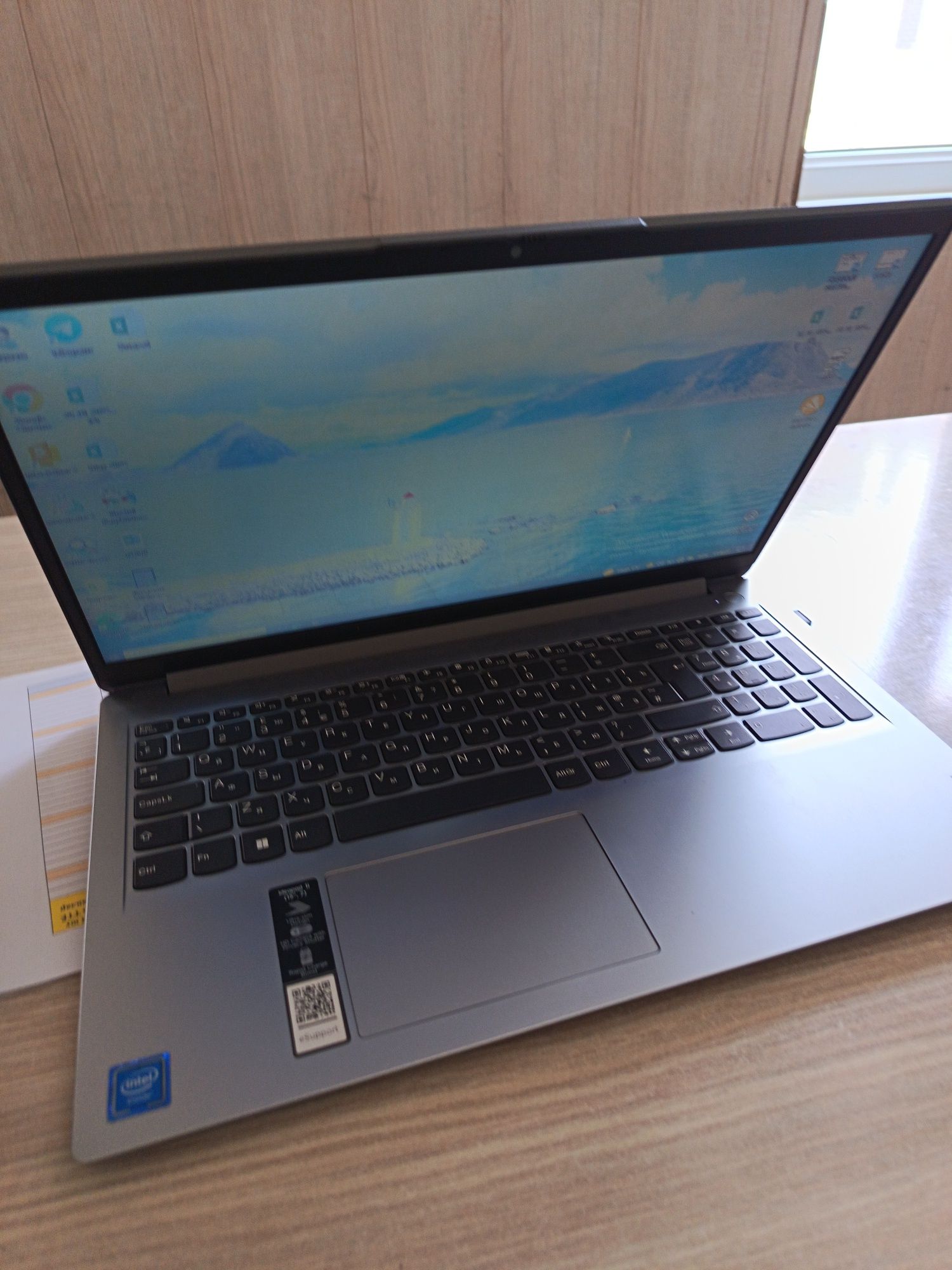 Lenovo notebook yangi xolati 4oy buldi