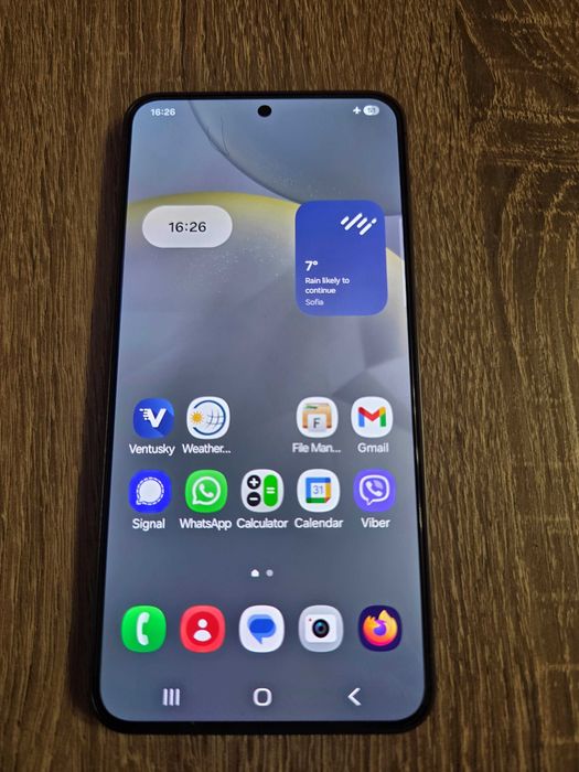 Продавам смартфон Samsung S24, памет 8/256 GB