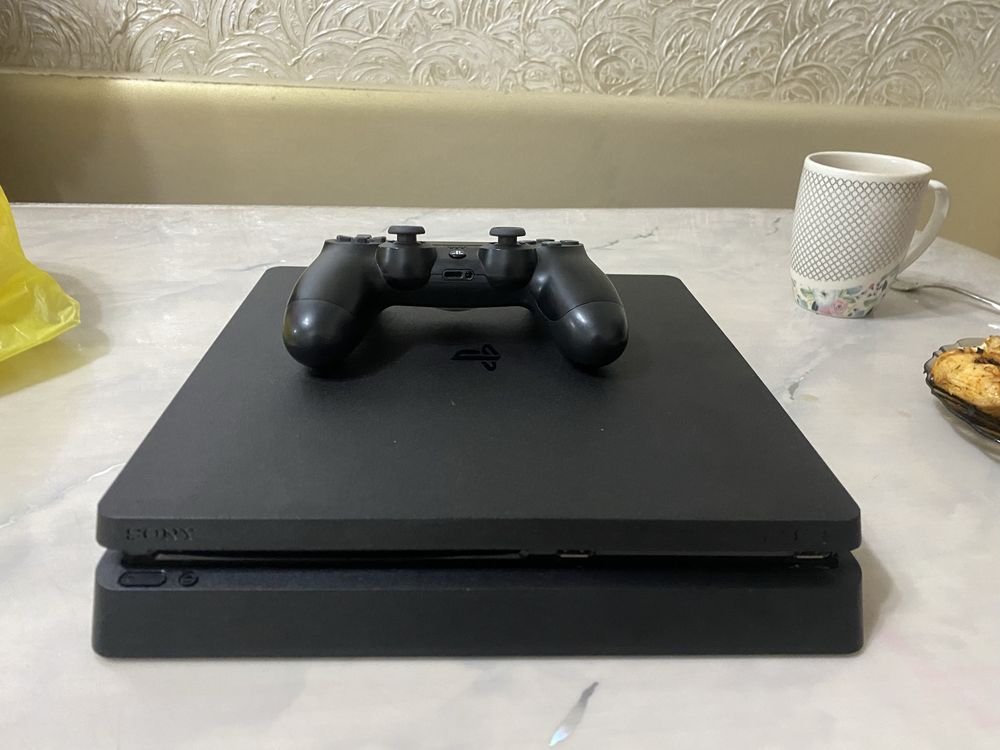 Продам PS 4