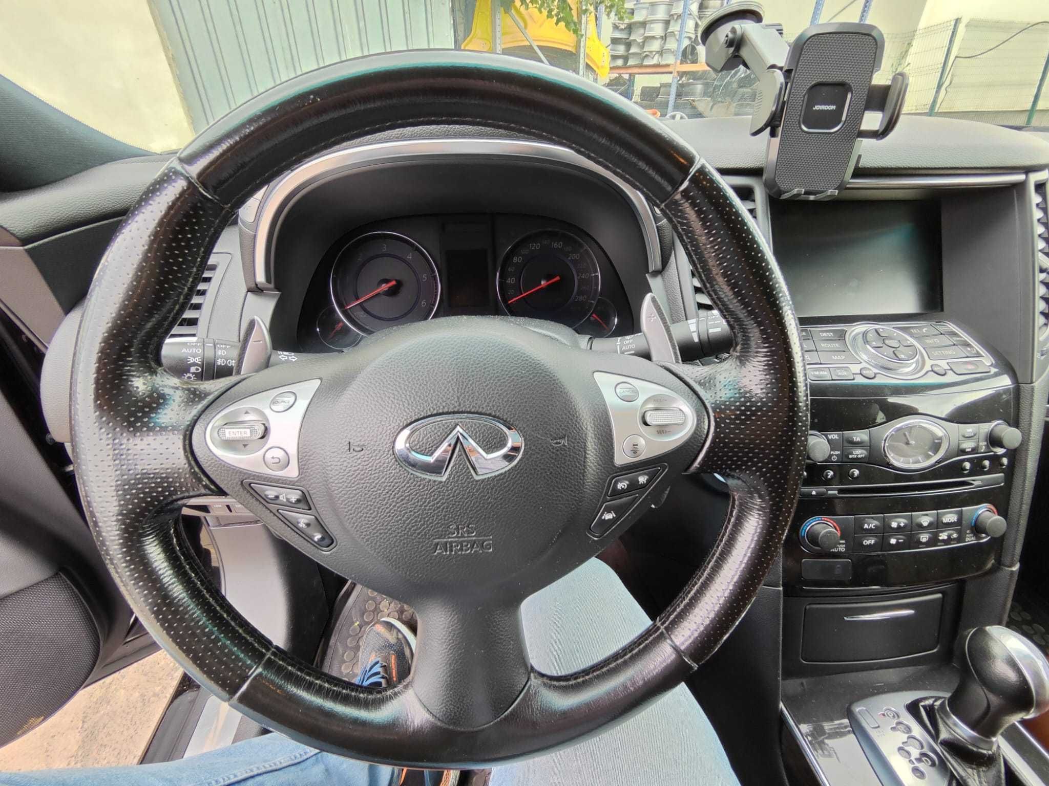 Infiniti FX 30d S 2011 extra full