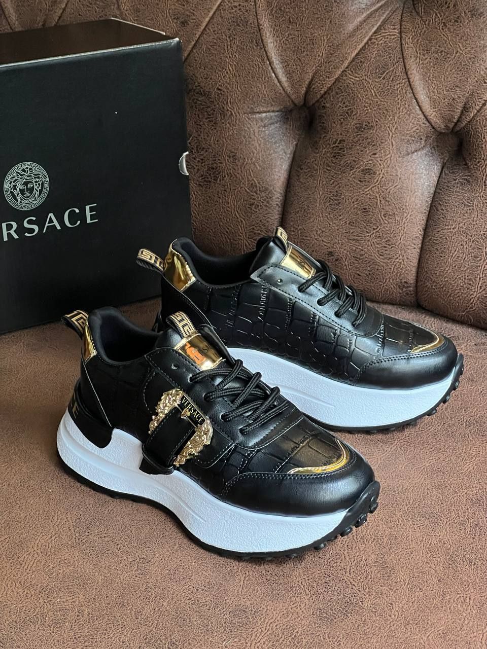 Adidasi versace
36-40
250 lei