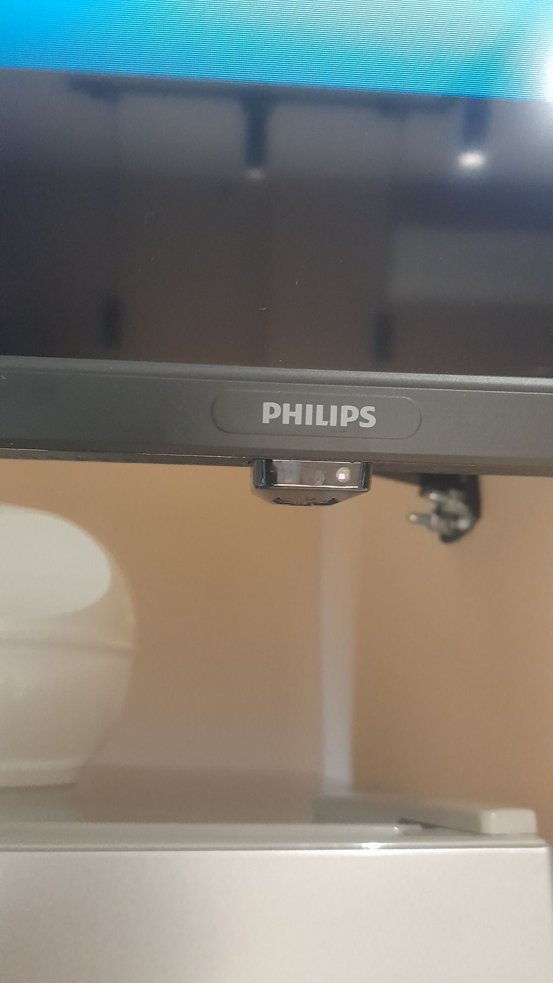 Телевизор Philps 40 инча .99 см.