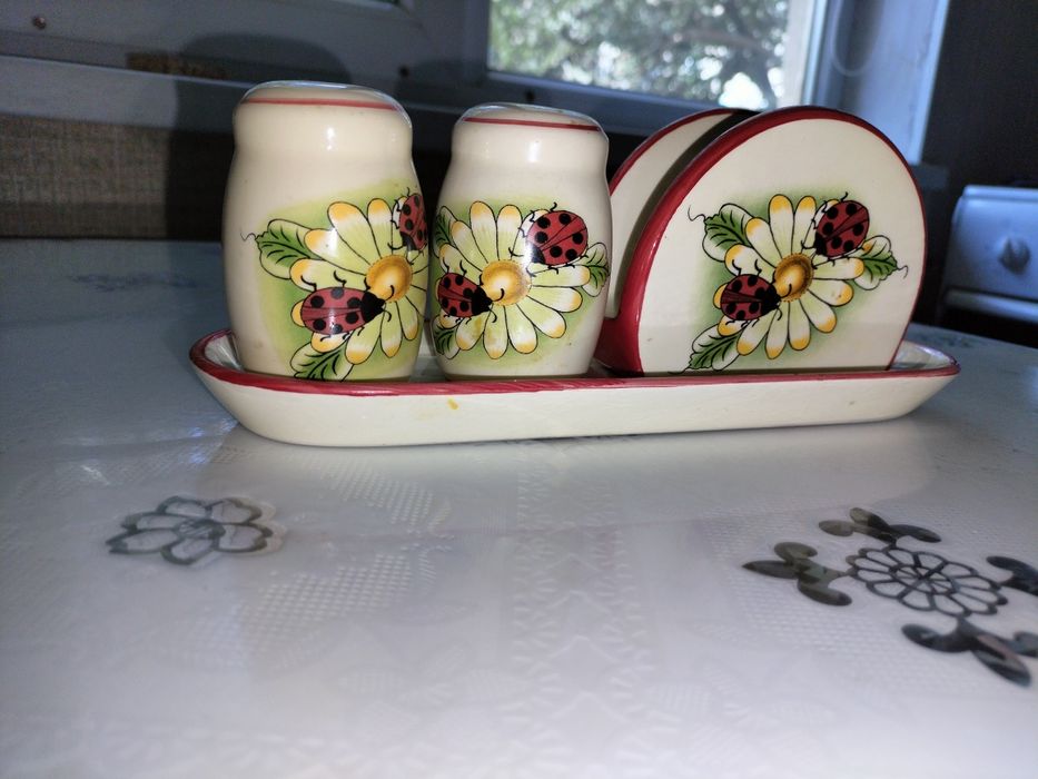 Набор соль перец салфетница